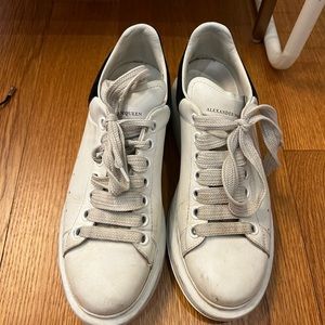Alexander McQueen oversized sneaker